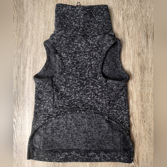 L dog turtleneck pullover - Picture 2 of 5